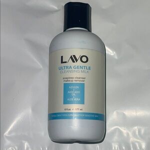 Ultra Gentle Cleansing Milk - White